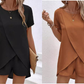 Ensemble deux pièces pour femme composé d'un haut asymétrique et d'un short, couleur unie